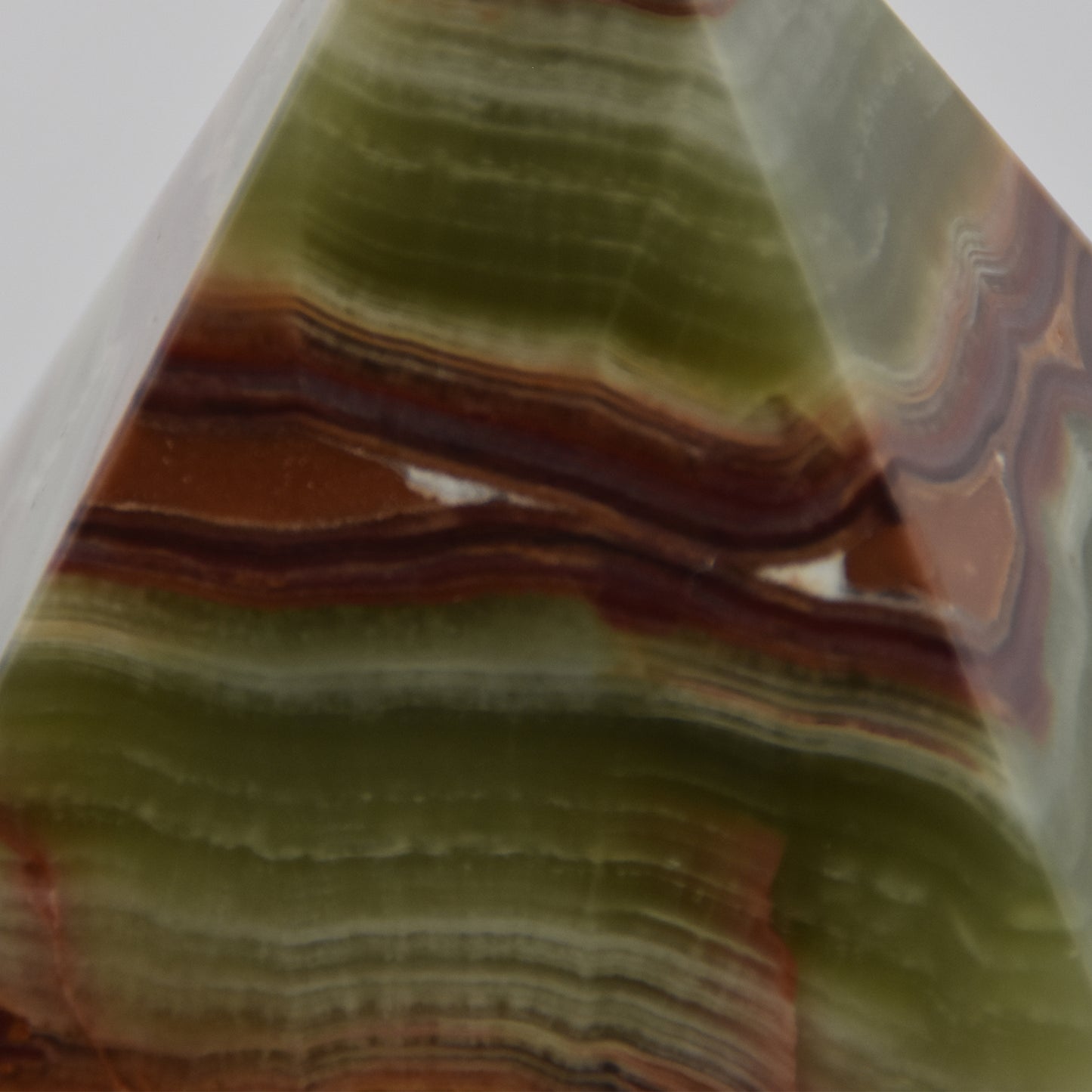 Pakistani Onyx 4in Pyramid